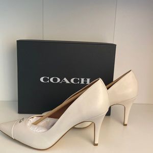 New in box off white leather Coach pumps 7.5